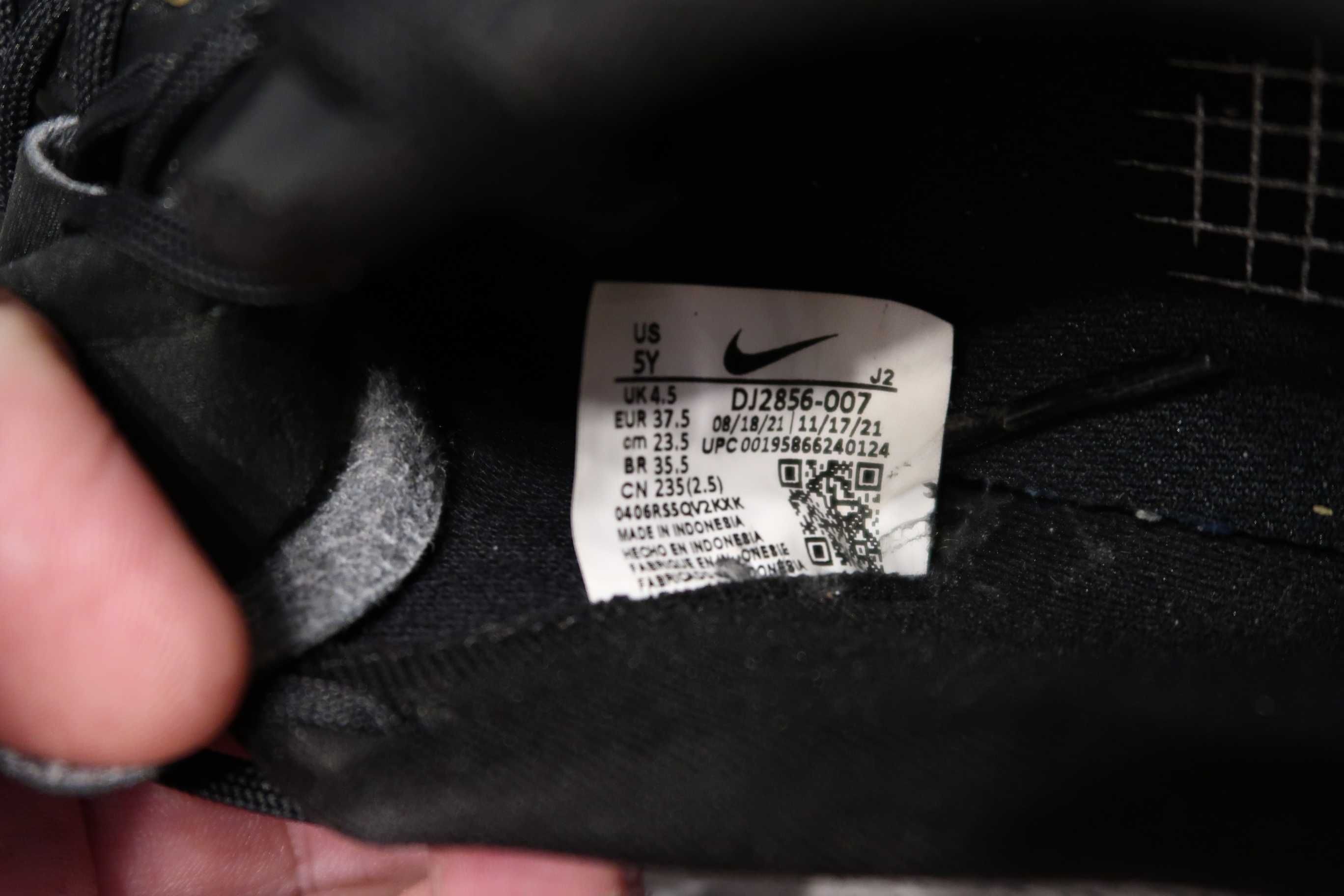 Футбольные бутсы с пластиковыми шипами Nike оригинал - 37,5 размер