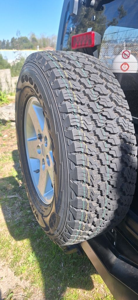 Jeep Wrangler 78000km com MUITOS Extras