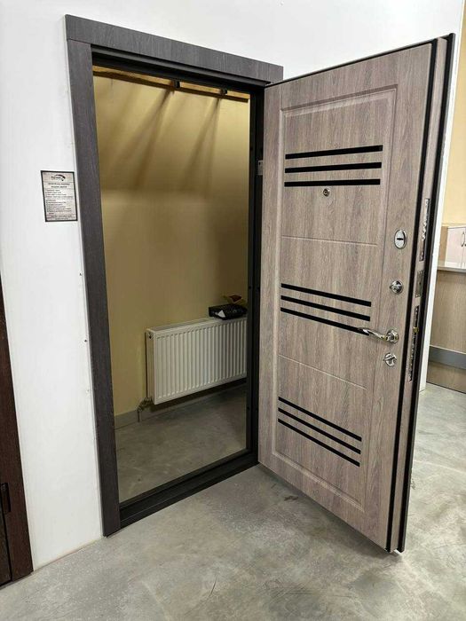 Розпродаж вхідних дверей