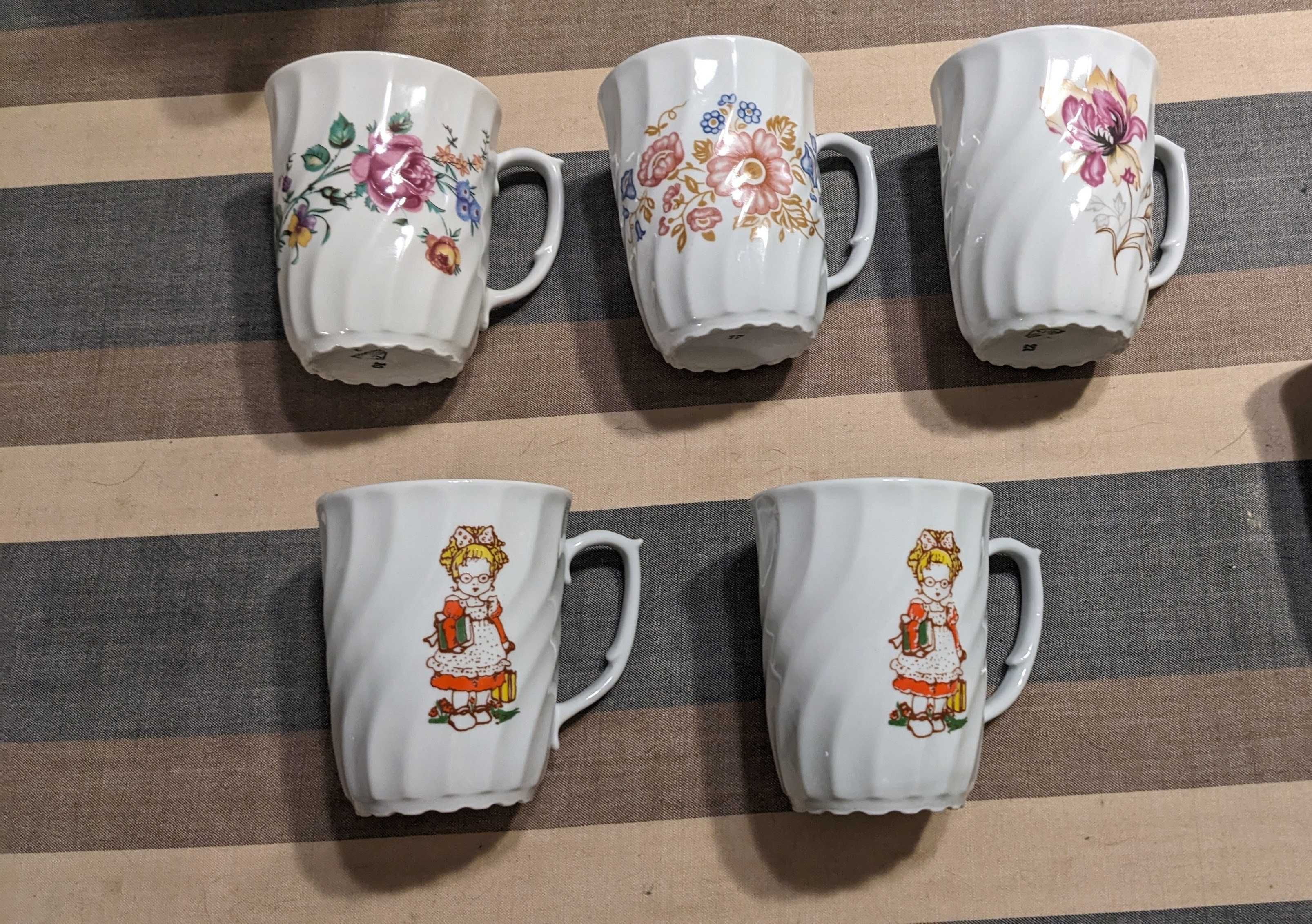 Dwa kubki z postacią bajkową, Chodzież, cena za 2 sztuki