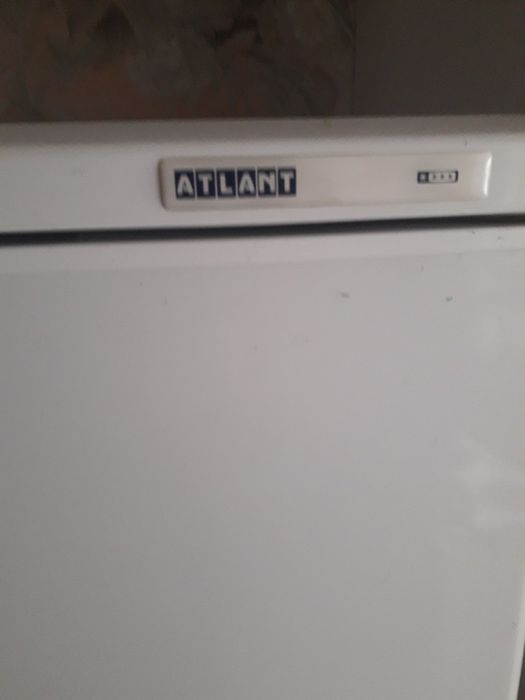 Продам двухкамерный холодильник Atlant