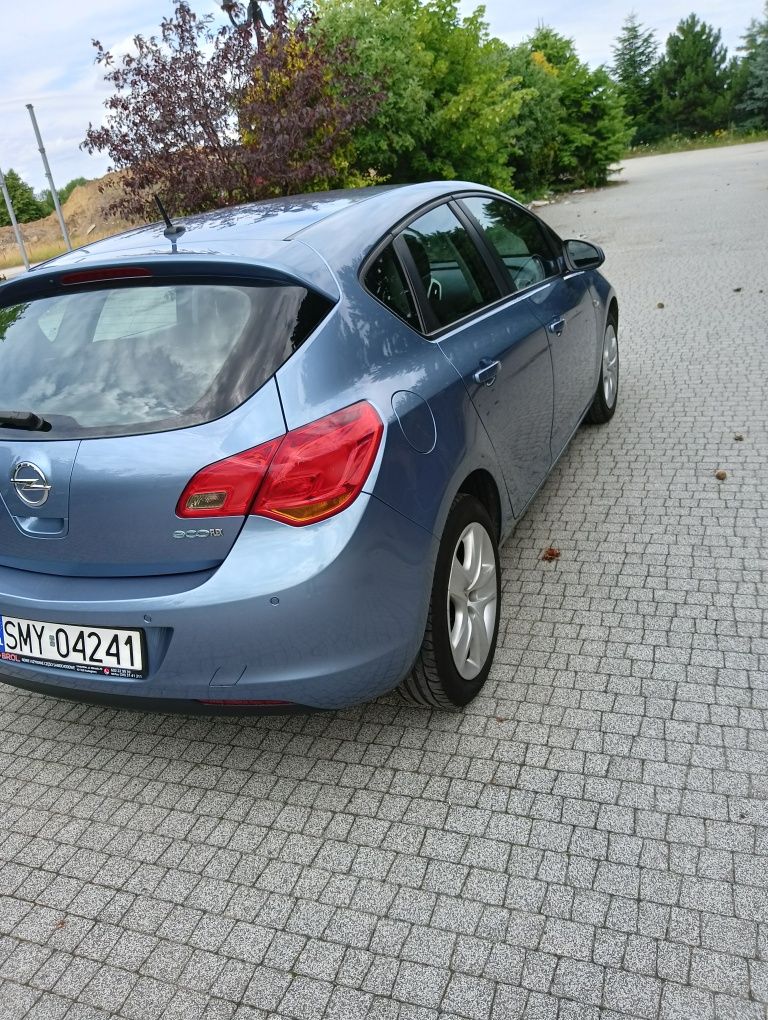Sprzedam Opel Astra J