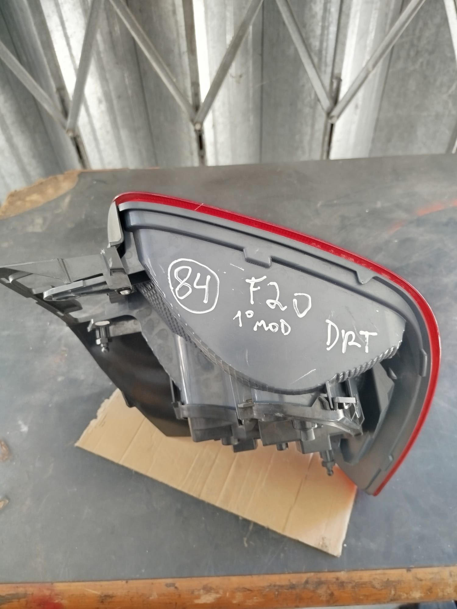 Farolim traseiro direito f20 led