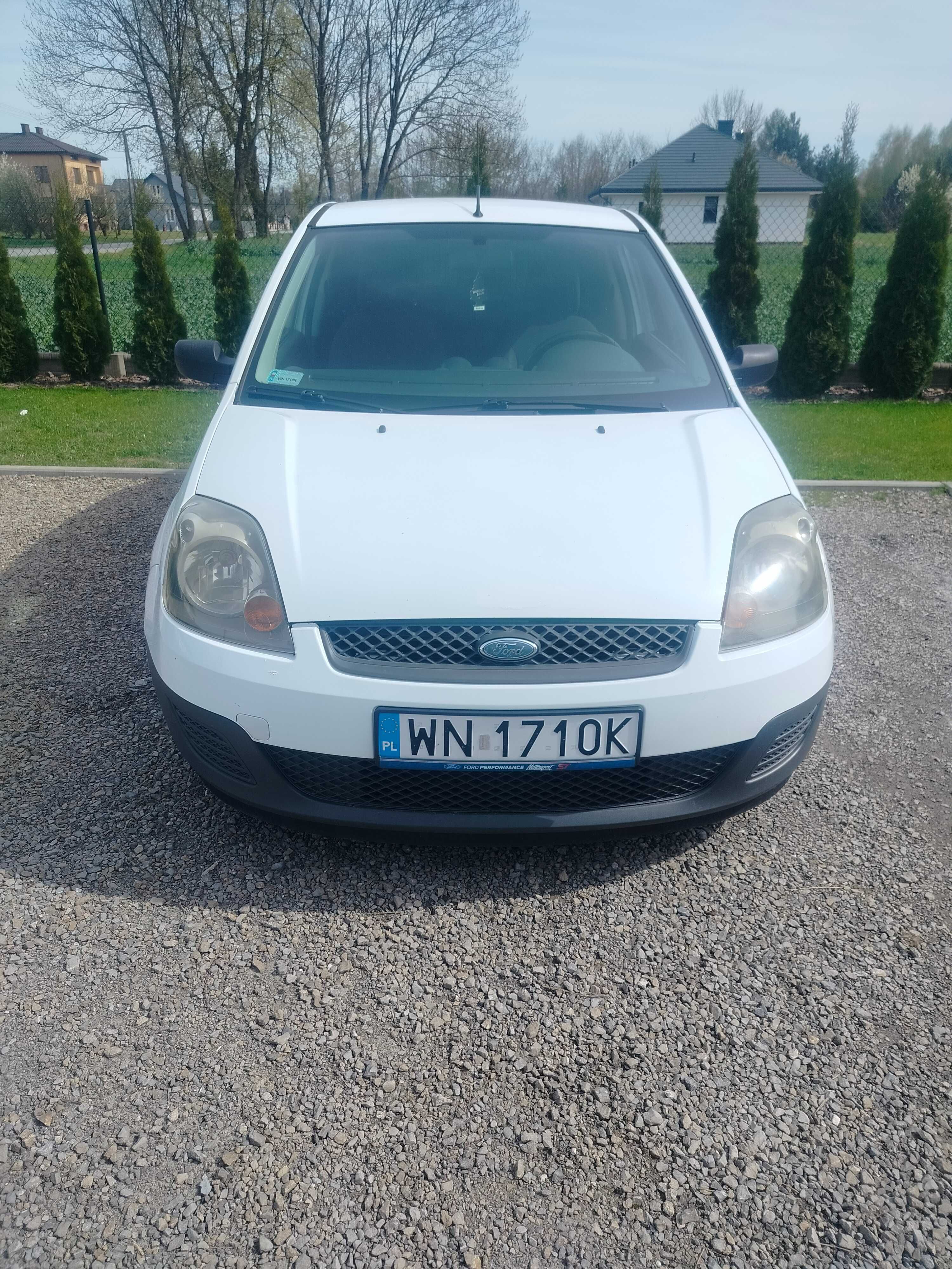 Ford Fiesta Van Benzyna