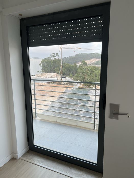Janelas / Portas Alumínio Cinzentas