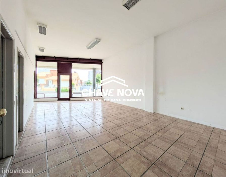 Loja para venda em Lourosa, Santa Maria da Feira