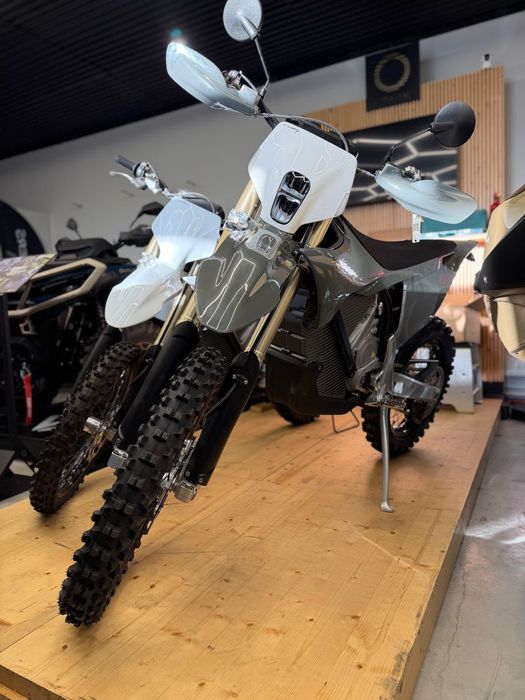 Stark Future EX Stark VARG EX Enduro 60 KM lub 80 KM od ATVdealers
