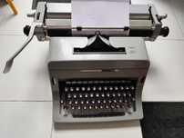 Máquina de escrever Olivetti Línea 88