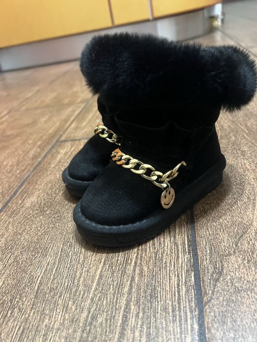 Натуральні уггі