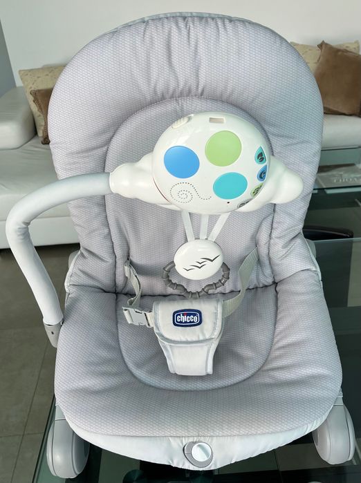 Espreguiçadeiras para bebé compactas, de baloiço e eletrónicas