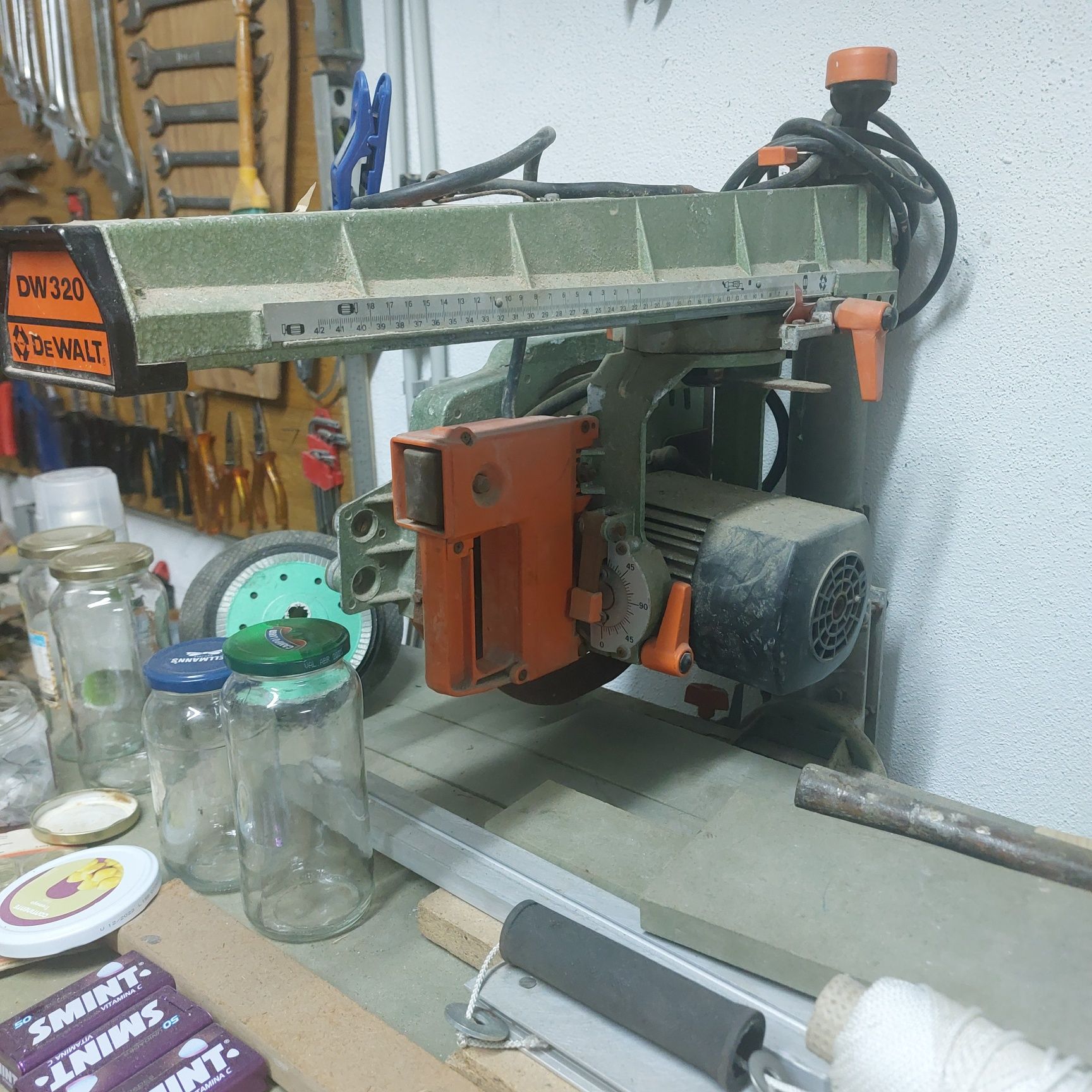 Serra Dewalt DW320
