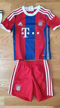 Adidas Bayern Monachium , oryginalny zestaw , rozm 116.