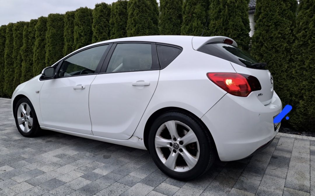 Opel astra j 1.7cdti 2010r