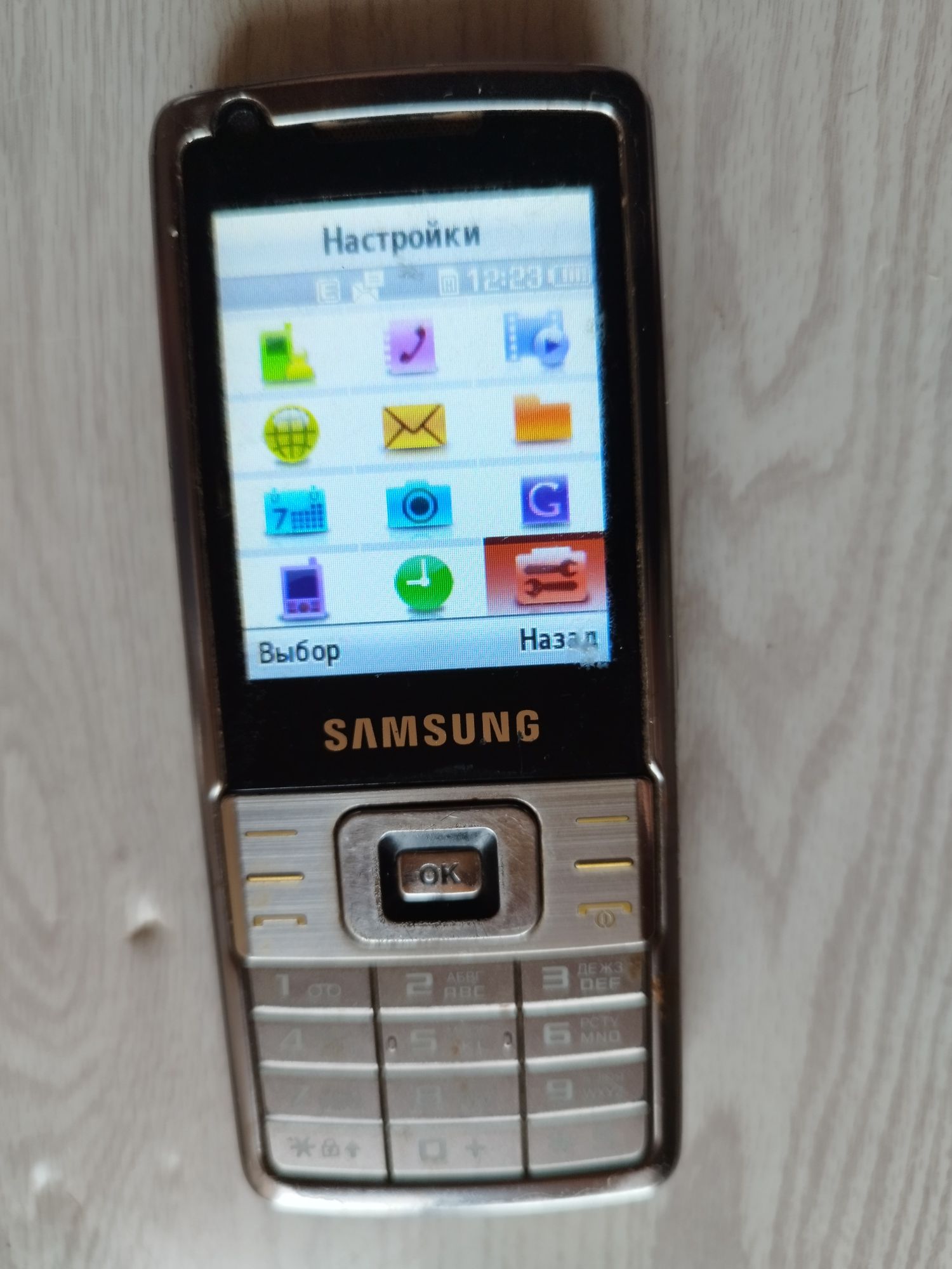Продам Samsung L700