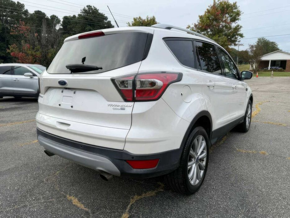 Ford Escape Titanium      2017