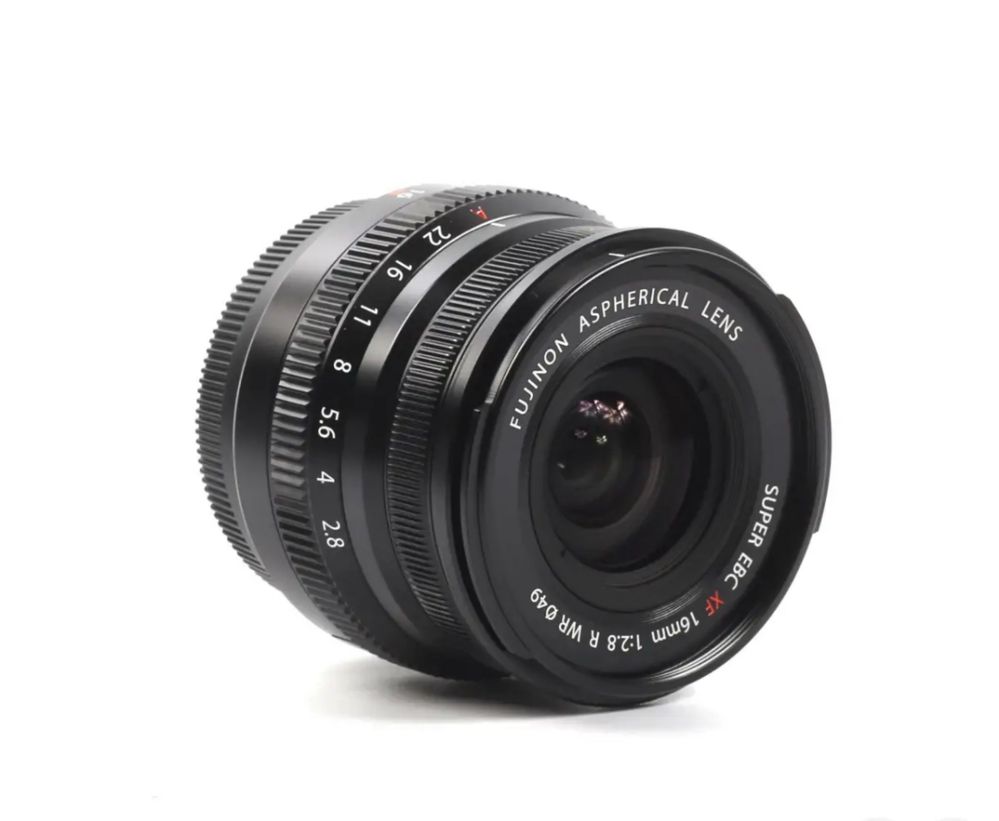 Fujifilm XF 16mm f/2.8 R WR com caixa