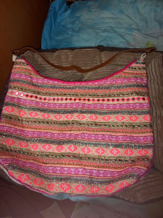 Шикарна  сумка з вишивкою