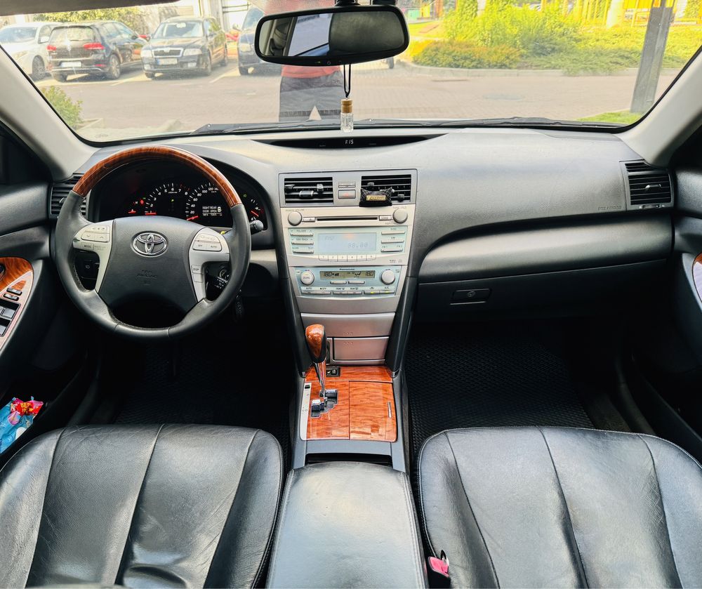 Продам Toyota Camry 2008 рік 3.5 газ/бензин в ідеальному стані!