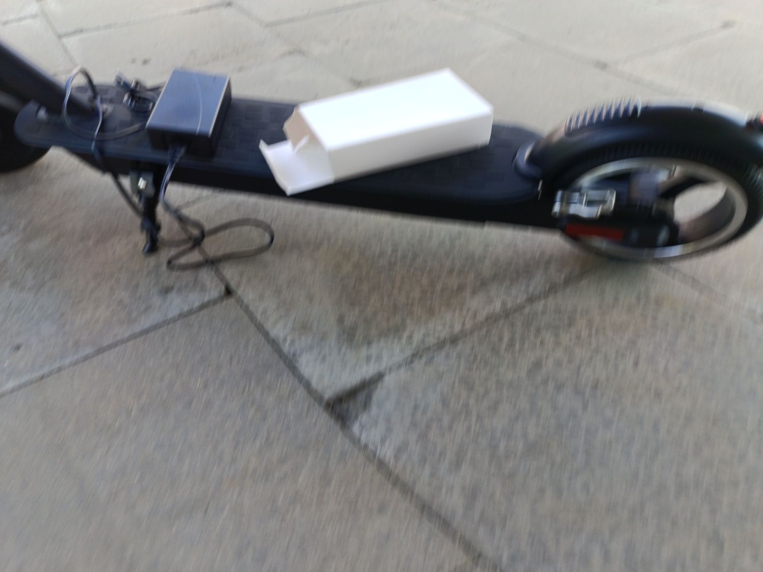 Nowa hulajnoga E Way E-250 dla dzieci.