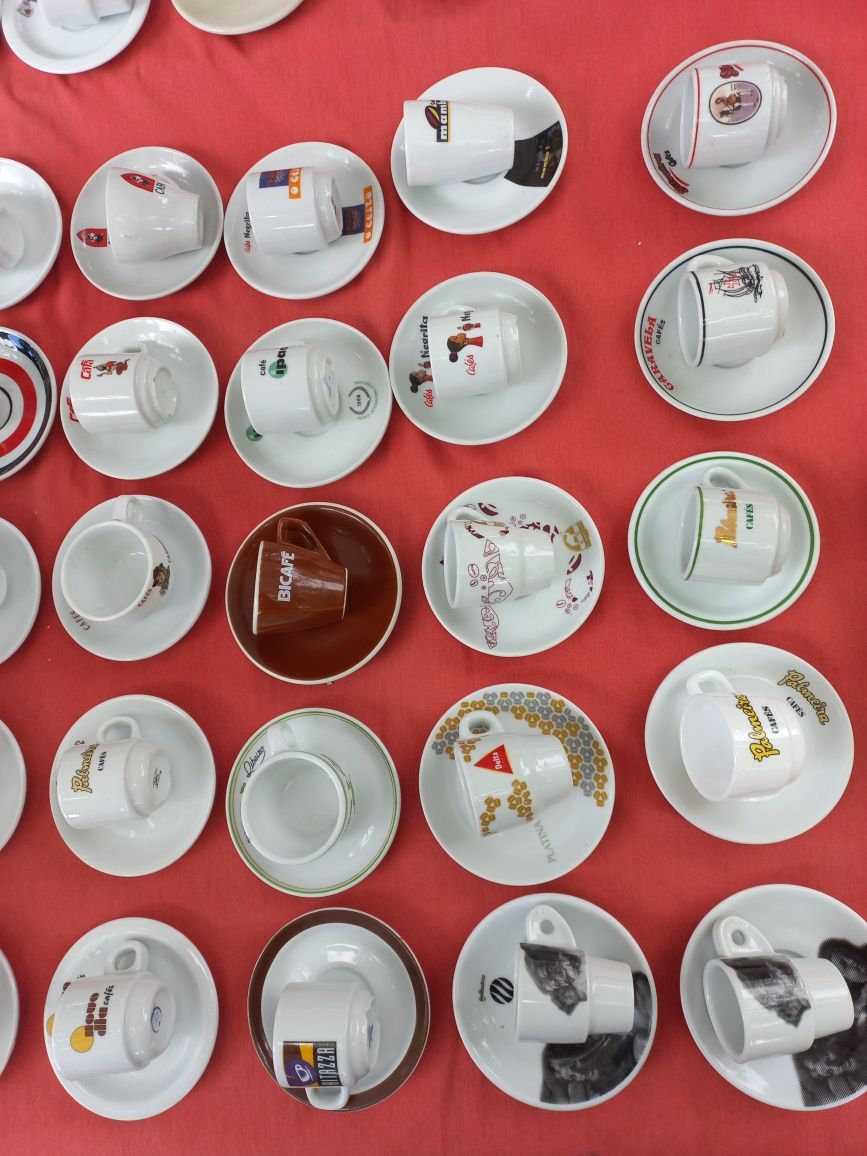 Chavenas de Café Antigas com Publicidade
