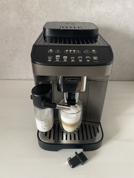 Кавомашина DeLonghi Magnifica EVO ECAM 290.81 НОВА є Вибір