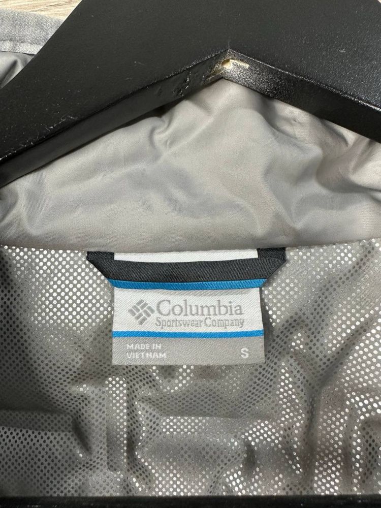 Продам куртку Columbia