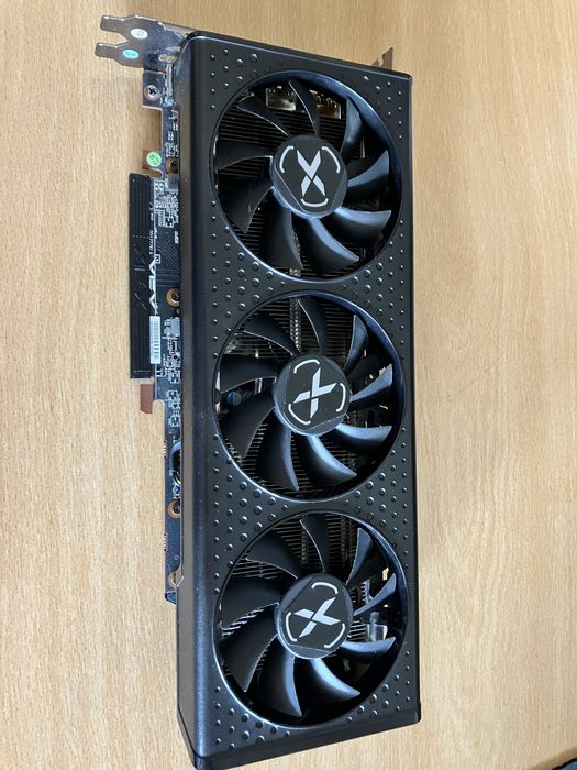 Placa Gráfica AMD Radeon RX 6600 XT Black 8GB GDDR6