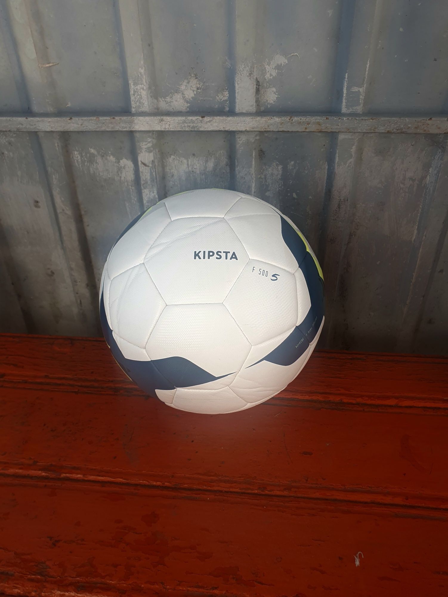 Мяч футбольный KIPSTA F500