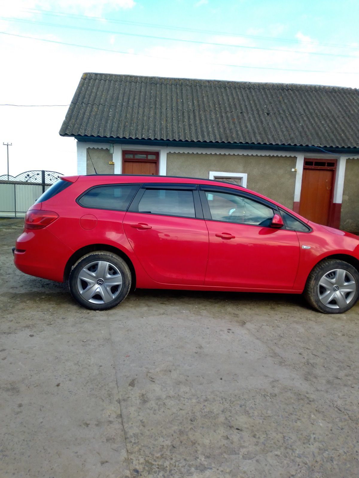 Продам Opel Astra J