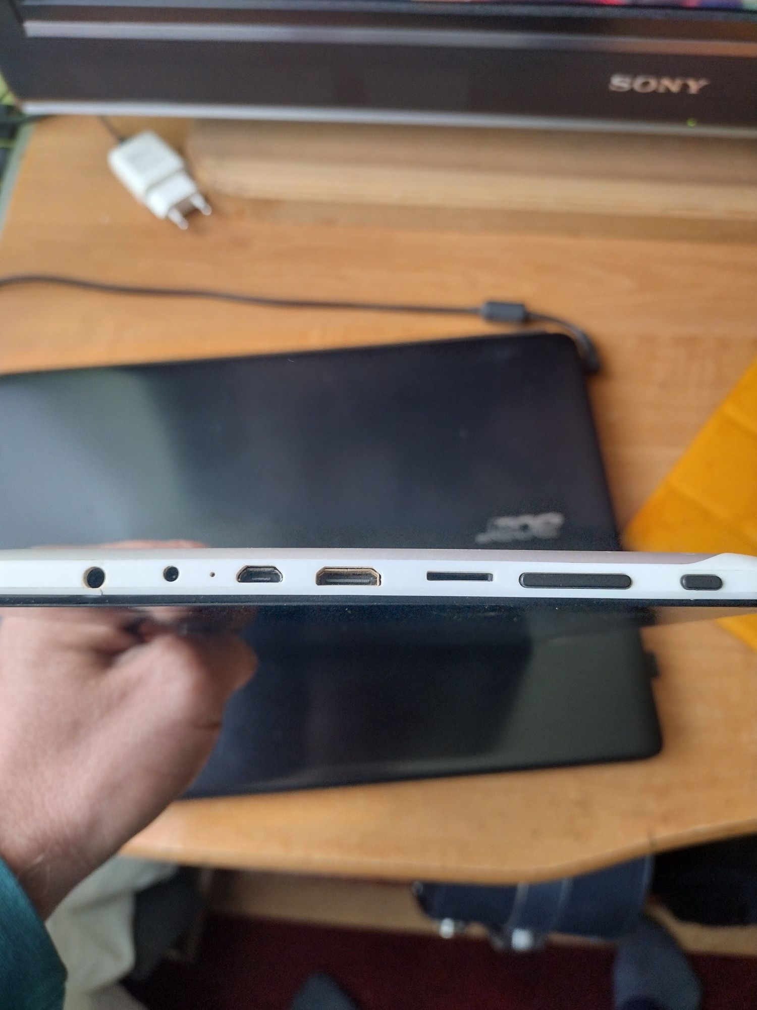 На запчастини планшет 10.1" Trekstor Volks 2/16Gb 4 ядра 8000mAh