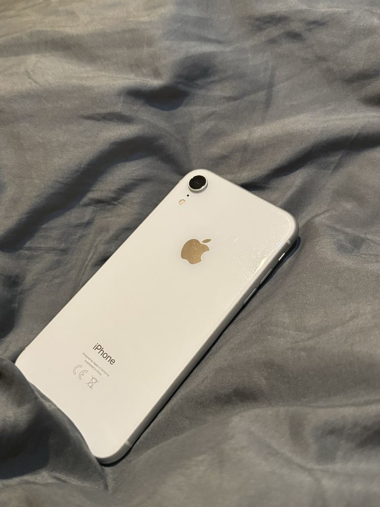 iphone xr.      .