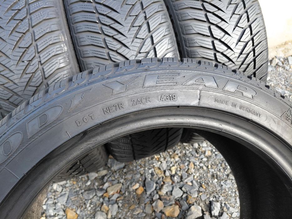 225/45/17 opony zimowe x 4 szt typu Runflat REZERWACJA