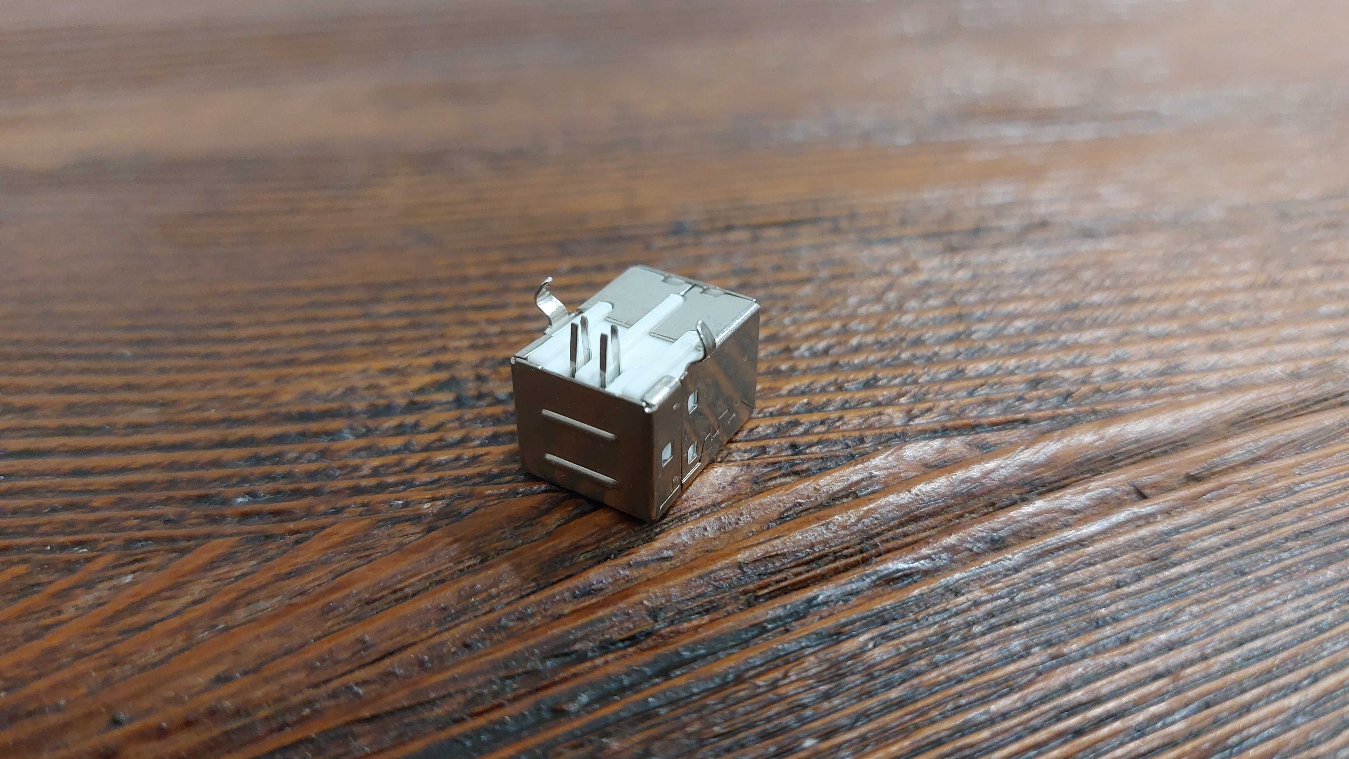 Nowe gniazda USB typ B do drukarek i innych urządzeń 14 sztuk