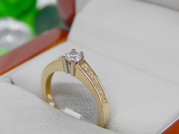 złoty pierścionek z cyrkoniami może być zaręczynowy złoto pr 585