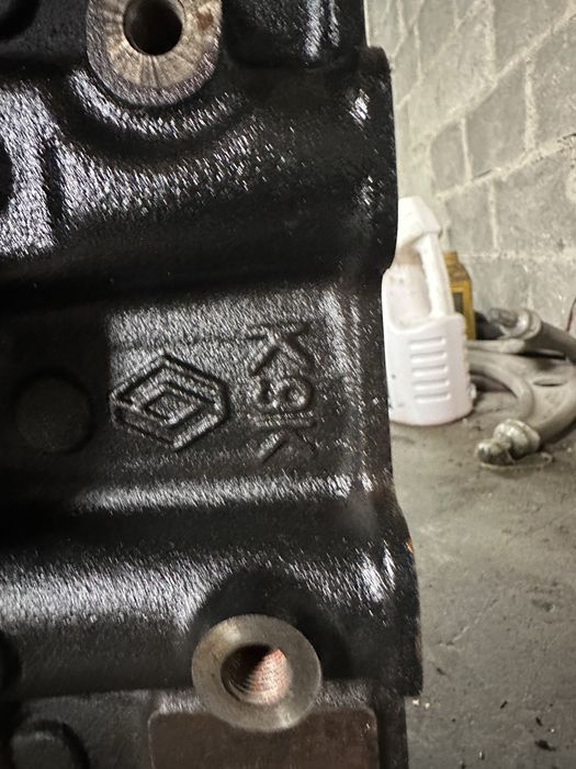 Блок k9k,колінвал k9k,поршня k9k