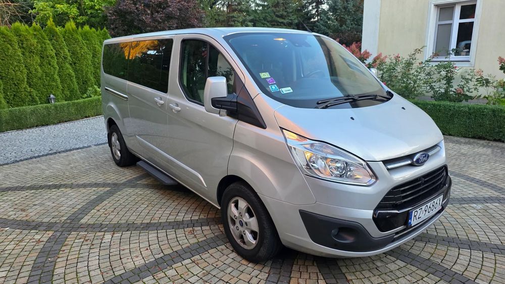 Ford Tourneo Custom Auto super zadbane, drugi użytkownik, bogate wyposażenie. 8 osobowy.