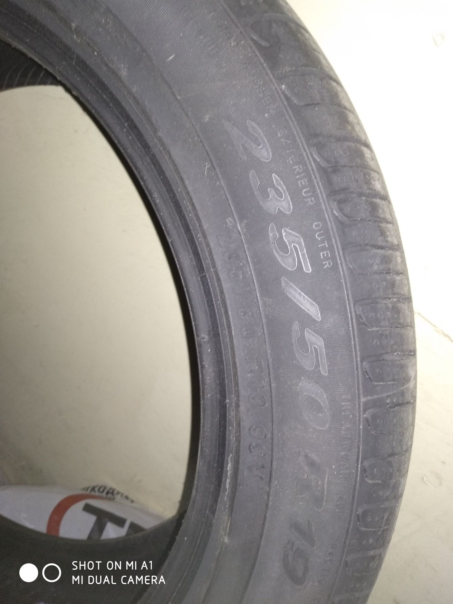 Продам шины 235/50r19