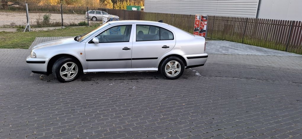 Skoda Octavia 1.6 75KM 1998r