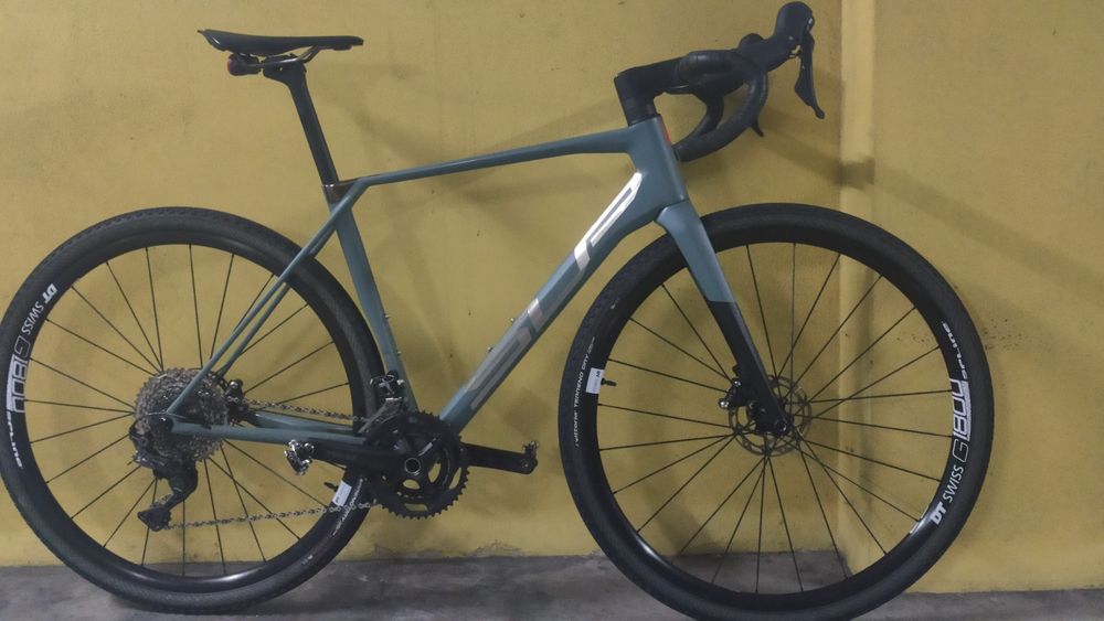Bicicleta  carbono gravel Superior .