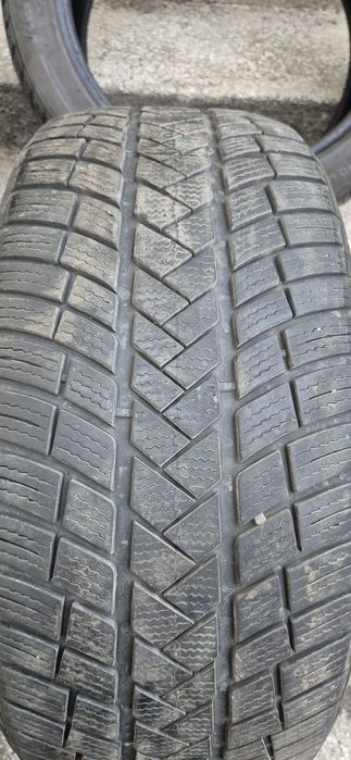 Opony zimowe Dunlop i Vredestein  235/45 R18  98V  okazja !!!