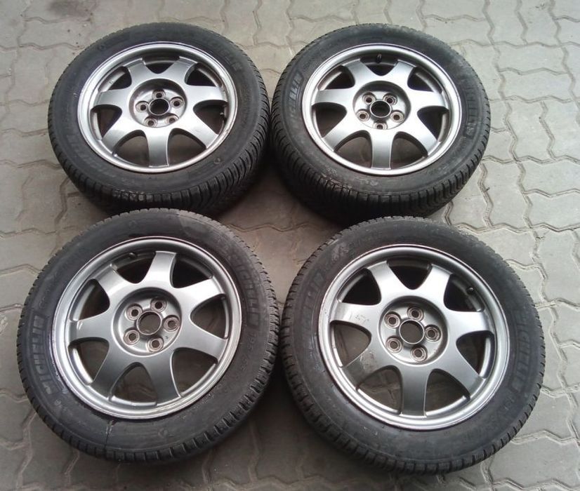 Jantes Toyota Prius R16 com pneus 195/55 furacão 5x100