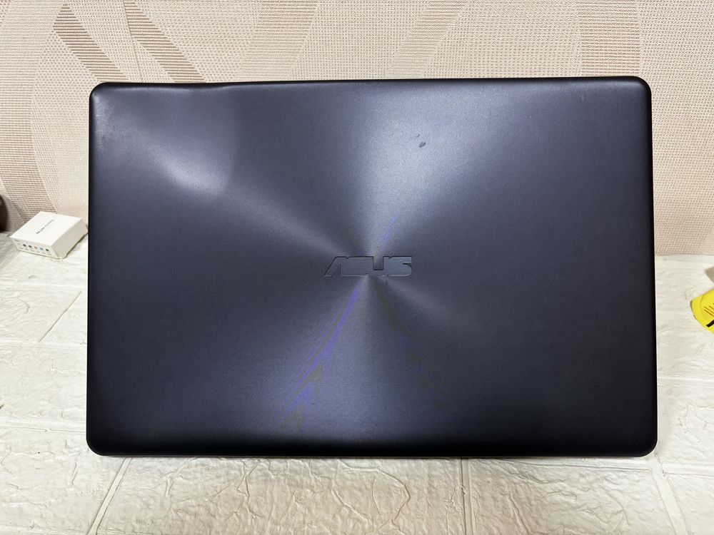 Потужний ноутбук Asus VivoBook F510U 15,6" FHD IPS i5-8250u/16/128+500