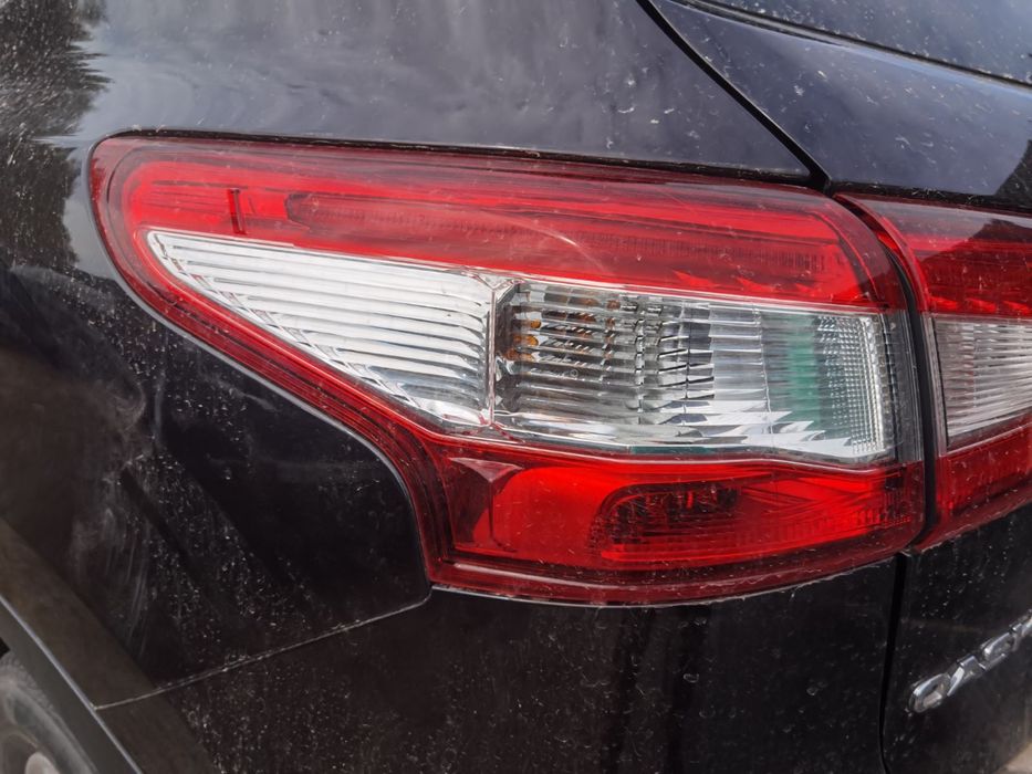 Двері зад nissan rogue sport