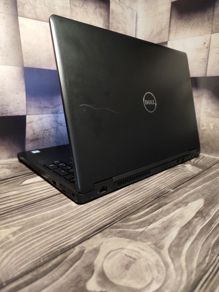 Dell 5580 15.6 Nvidia 940 I7 7820HQ 16 ram 256 SSD Excellent ноутбук