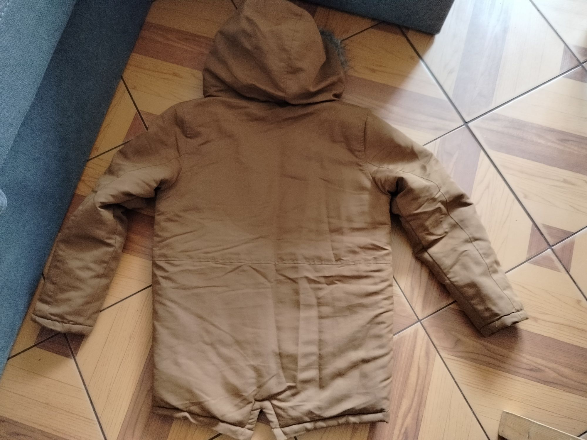 Kurtka zimowa na 152