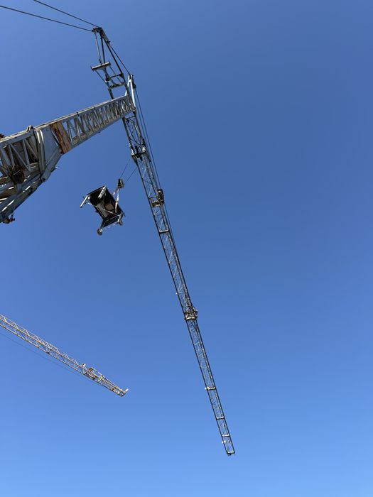 Grua automontante