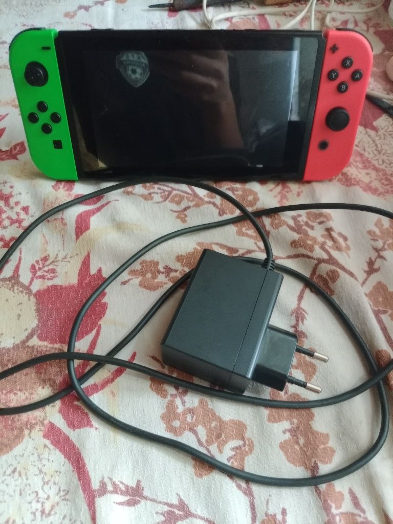 Продам Nintendo switch продаю по ненадобности