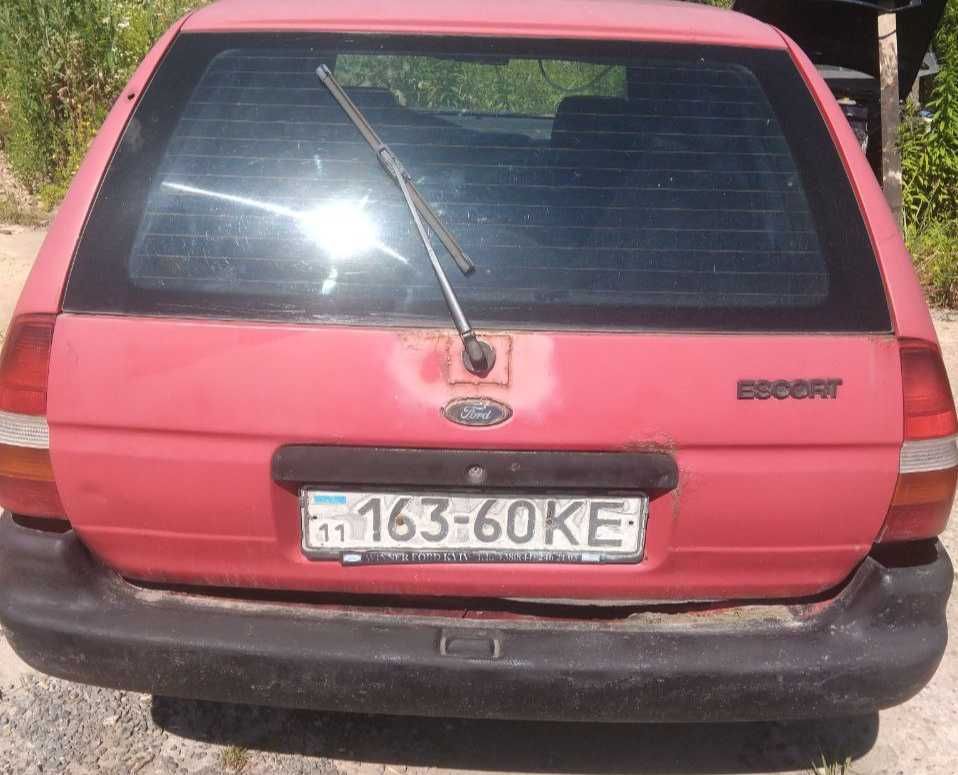 Ескорт 1.3 газ бензин