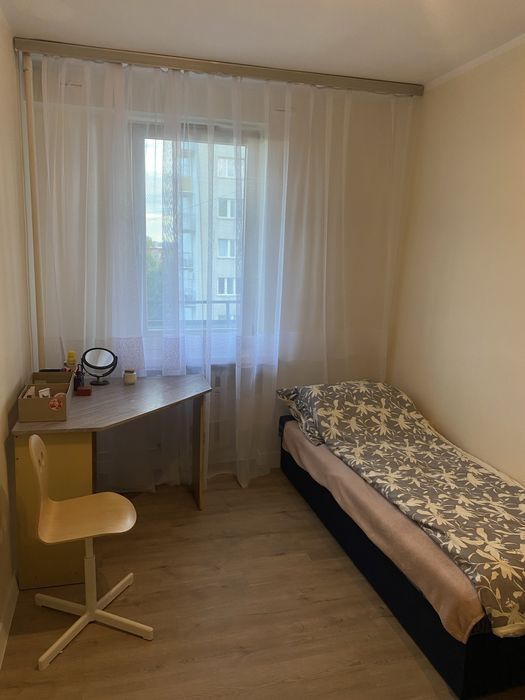 Pokoj w mieszkaniu na os. Podwawelskim, ul. Słomiana