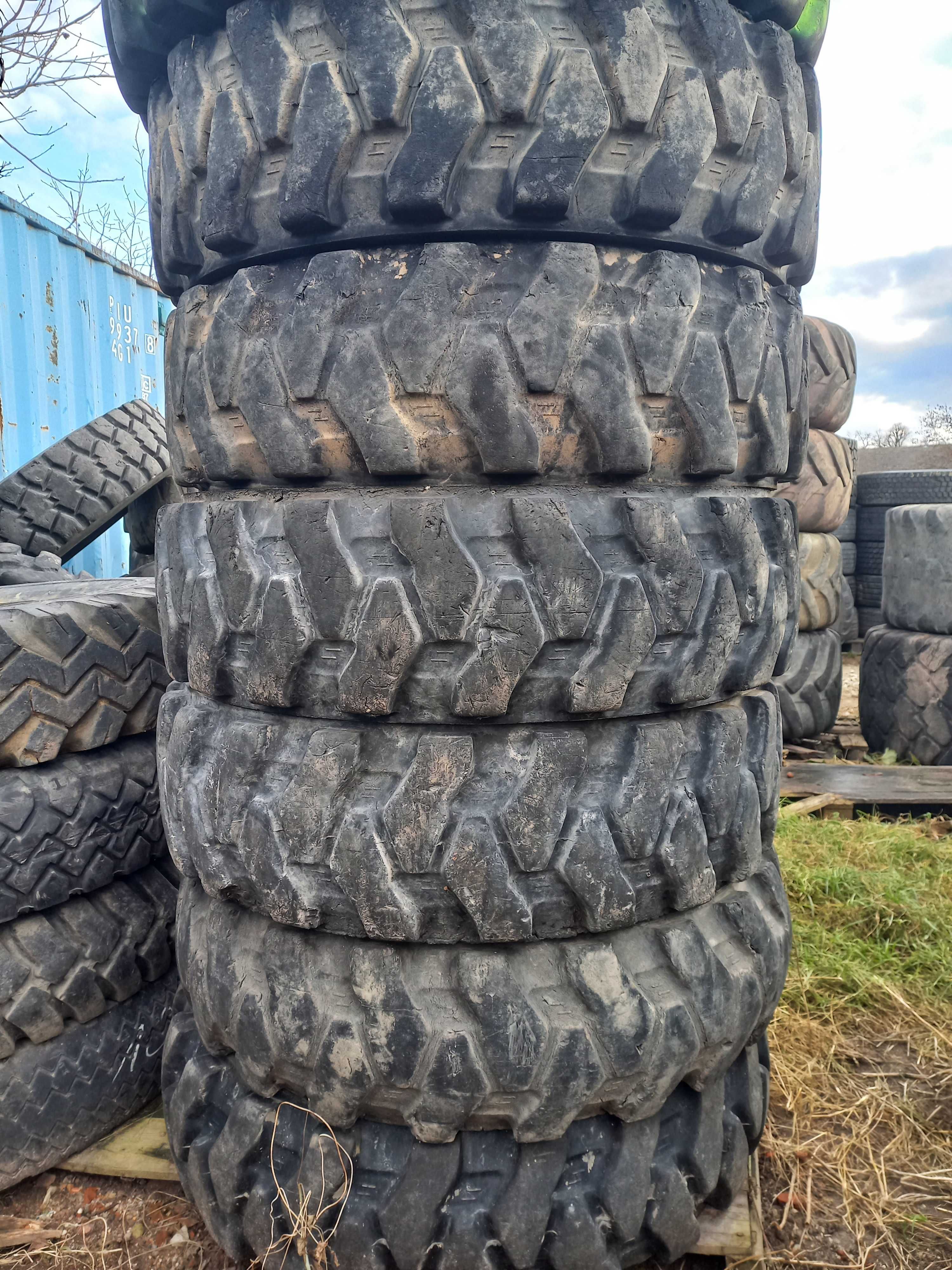10.00-20 ,295/90-20 koparka cat,liebherr,doosan,jcb